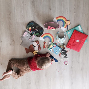 Canadian craft subscription box under $20 kids and moms love! Sparks curiosity! Un abonnement d'artisanat canadien à moins de 20 $ que les enfants et les mamans adorent! Sparks curiosité!